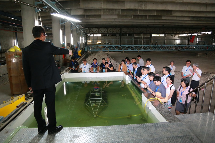 圖說:「水下環境監控系統」專案主持人湛翔智,在現場講解。(Photo by 船舶中心)
