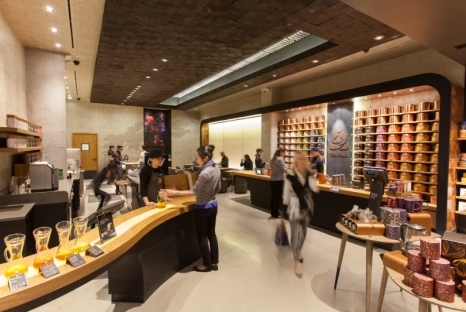 星巴克全新打造的茶館「Teavana Fine Teas + Tea Bar」,結合傳統與創新元素,帶給消費者耳目一新的體驗。(Photo by 星巴克官網)