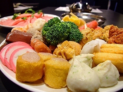 火鍋料常用的加工食品,吃多了恐會造成鈉攝取過多。 (Photo by 聯合採購行銷網)