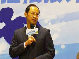 中華民國體育總會會長陳建平希望大家能多參與馬拉松活動,以培養強健的體魄。 (Photo by廖政貿/台灣醒報)