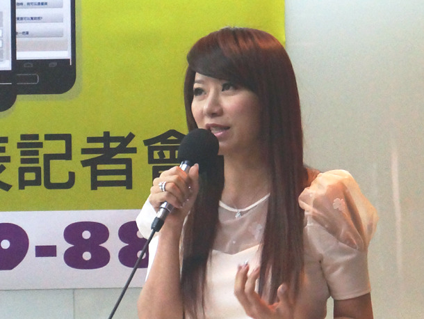 圖說:APP程式「寶貝兒全一把罩」活動的愛心大使藝人佩甄表示,希望民眾能推廣這個軟體,萬一孩子失蹤時,能夠更有效的幫助協尋。 (Photo by廖政貿/台灣醒報)