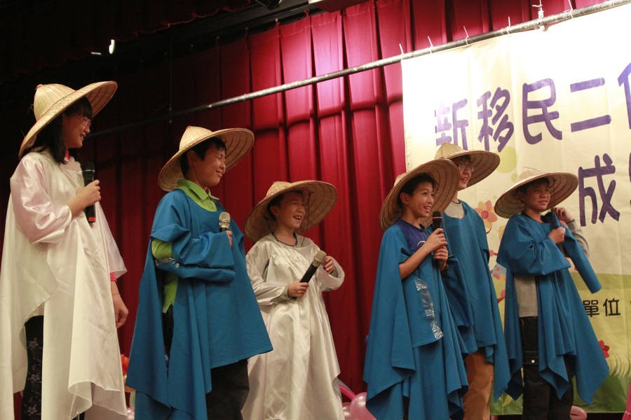 新移民第二代學子,以戲劇演出認識多元文化。 (photo by 伊甸基金會)