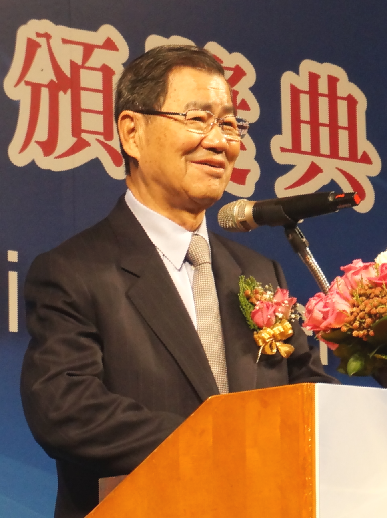 前副總統蕭萬長出席潘文淵獎頒獎典禮時指出,台灣現在面臨很多艱困的挑戰,希望這些得獎者能發揮帶頭作用,帶領科技業進入另一個高峰。(photo by廖政貿/台灣醒報)