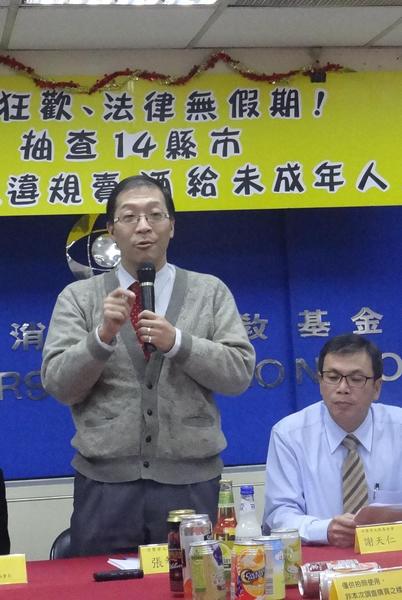 消基會至全台商店進行買酒測試,發現店家違規兜售酒給未成年者的情形竟高達79%,更有4縣市違規率高達100%。(photo by張瀞文/台灣醒報)