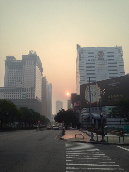 17日水氣仍然偏少,各地大多為晴到多雲的天氣。 (photo by Miller Tzou on Flickr- - used under Creative Commons license)