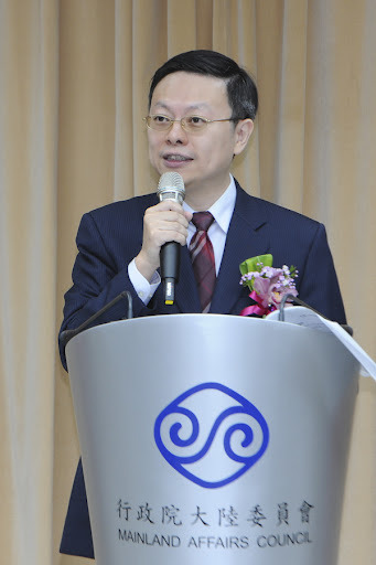 陸委會主委王郁琦結束兩岸歷史上首次事務官員會談,14日下午返台召開記者會,表示眾所矚目的「馬習會」可能性不高。(photo by維基百科)