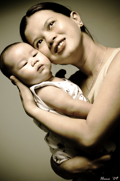 研究發現,超過3分之1的在職女性寧可待在家陪小孩。(Photo by Ojie Paloma on Flickr – used under Creative Commons license)