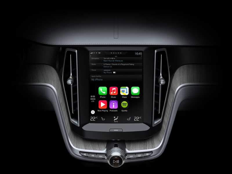 蘋果在本周搶先推出了融合iPhone與行車系統的聲控裝置「CarPlay」目前合作的對象包括法拉利、賓士、Volvo汽車等。 (photo by Volvo)