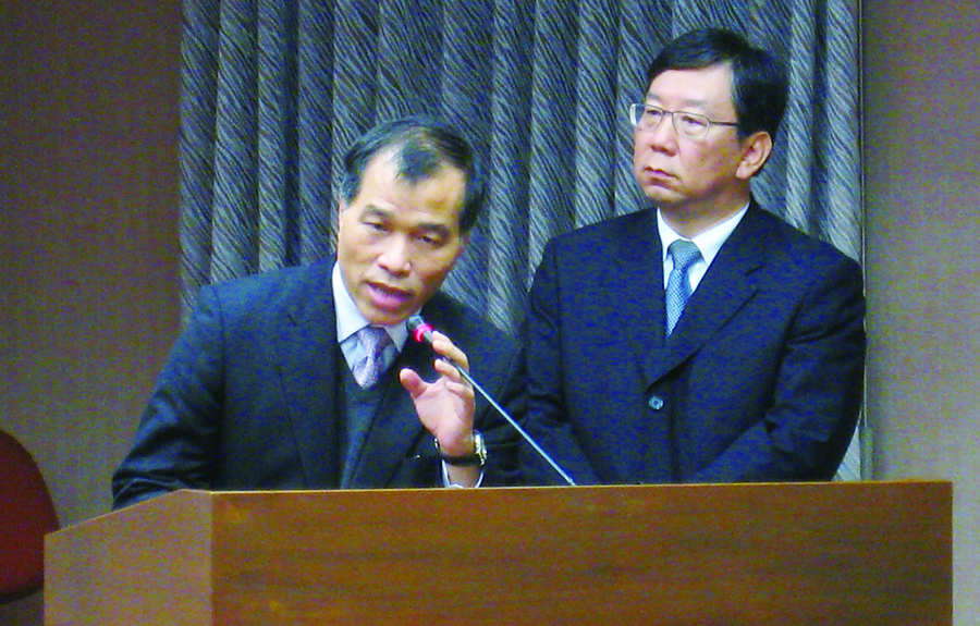 歐晉德5日晚間閃辭,外界認為歐晉德不向直屬長官報告,卻越級向總統馬英九等人報告,「教訓」葉匡時意味濃厚。(photo by 邱惠恩/台灣醒報)