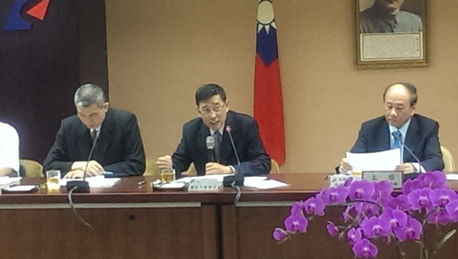 NCC副主委虞孝成6日在經濟部記者會中表示,第二類電信開放不會危及國安、資安。(photo by 賴義中/台灣醒報)