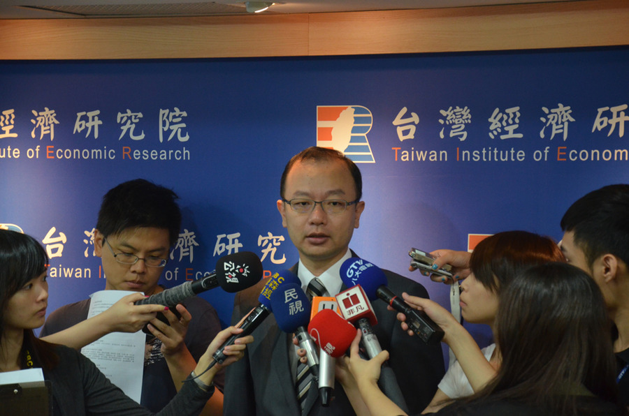 台經院呼籲各界,將焦點回歸經濟結構調整與產業競爭力問題。(Photo by 尹曉春/台灣醒報)