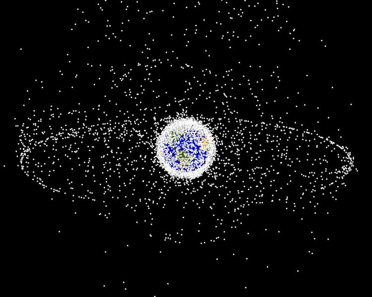 環繞飛行的太空垃圾,以對衛星與太空行動造成實質威脅。(photo by NASA)