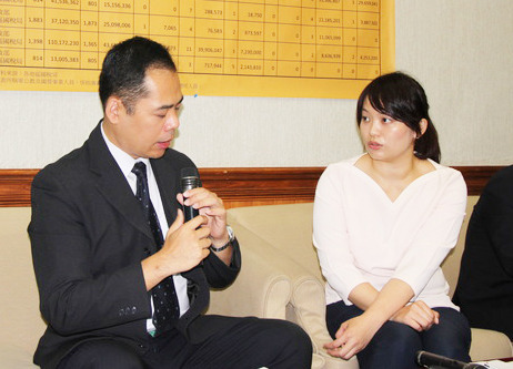 立委陳怡潔27日召開記者會指控財部追稅抓小放大,財政部回應表示,係因定義問題造成追稅困難。(photo by 賴義中/台灣醒報)