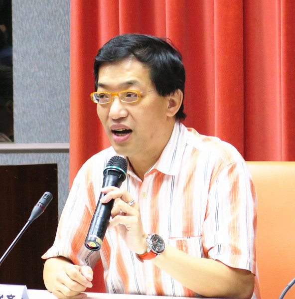 台師大科教中心主任張俊彥表示,《科學不一樣》系列新聞短片是要讓「民眾看得懂」且兼顧趣味性的科普教材。(photo by李昀澔/台灣醒報)