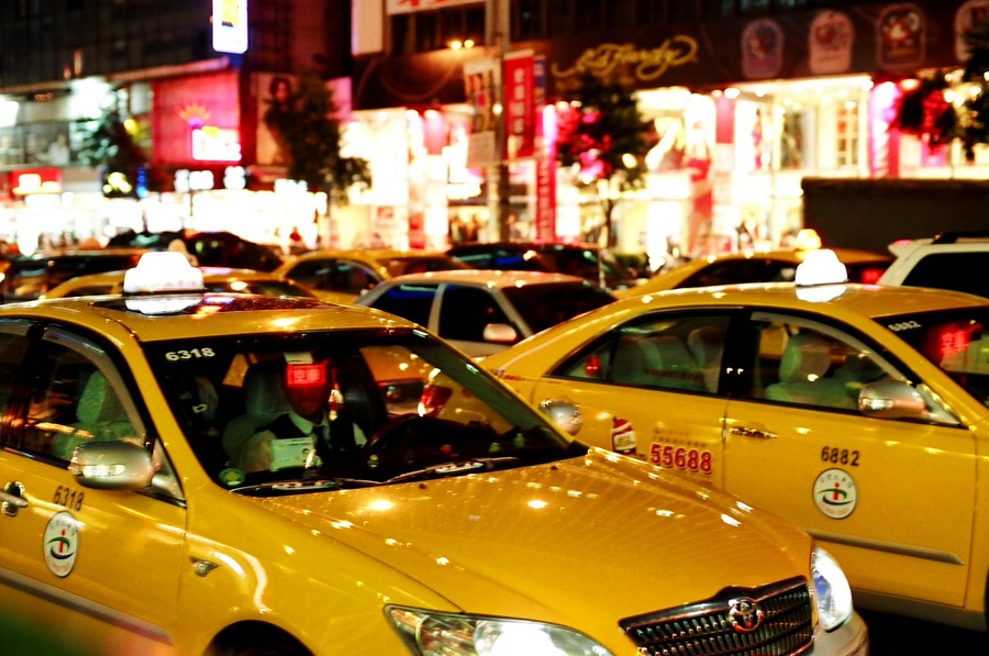 Uber 等到開放共乘,屆時對計程車業者的打擊 將更大。(photo by * 嘟嘟嘟* on Flickr - used under Creative Commons license )