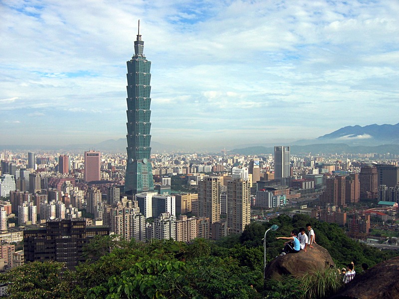 世界經濟論壇(WEF)3日發布競爭力排行,台灣位居第14,較去年跌落2名。(photo by 維基百科)