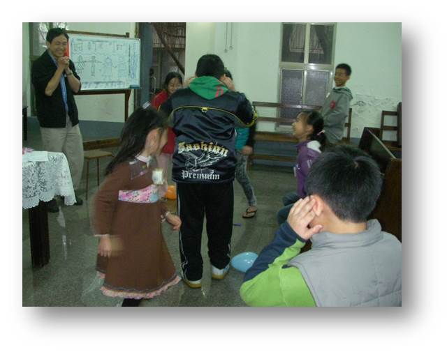 基督教更生團契已在全台各地上百間教會募集上千件禮物,準備在耶誕節前送給受刑人的孩子。(photo by 基督教更生團契)