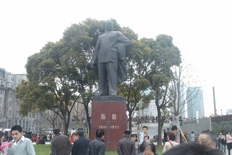 上海跨年的踩踏慘案發生在外灘的「陳毅廣場」。(photo by Trevion Lou on Flickr – used under Creative Commons license)