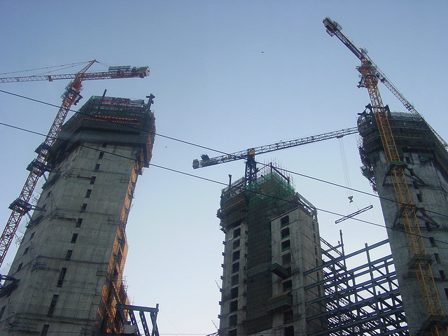 中國大陸去年經濟成長放緩的主因,是房地產投資降溫。(photo by kalmyket on flickr–used under Creative Commons license)