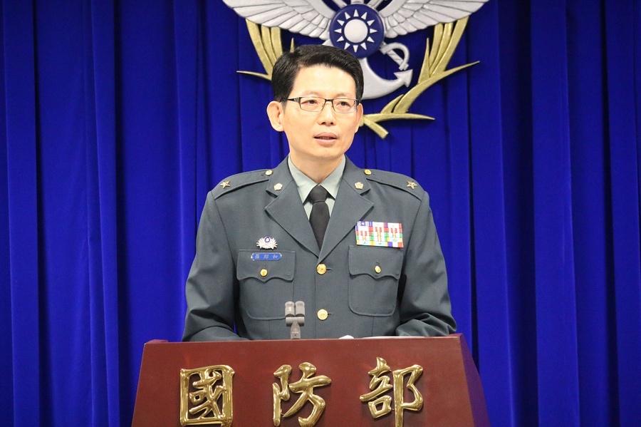 國防部發言人羅紹和9日指出,國軍營區開放是正常現象,歡迎民代、名嘴提供犯罪事證給檢方。〈photo by 王承中/台灣醒報〉