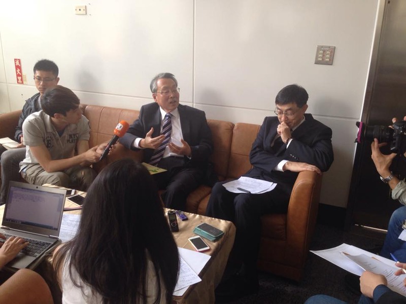 國藝會董事長施振榮表示,人性是增加產業附加價值的關鍵,並認為若要改變社會氛圍只重視短期利益的現象,必須從官方由上而下作改變。〈photo by 陳彥驊/台灣醒報〉
