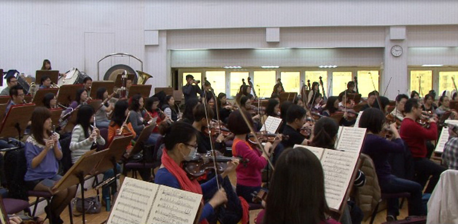 台北市立交響樂團與指揮吉博瓦格再次為29日的音樂會進行彩排。 (Photo by 杜胤廣/台灣醒報)
