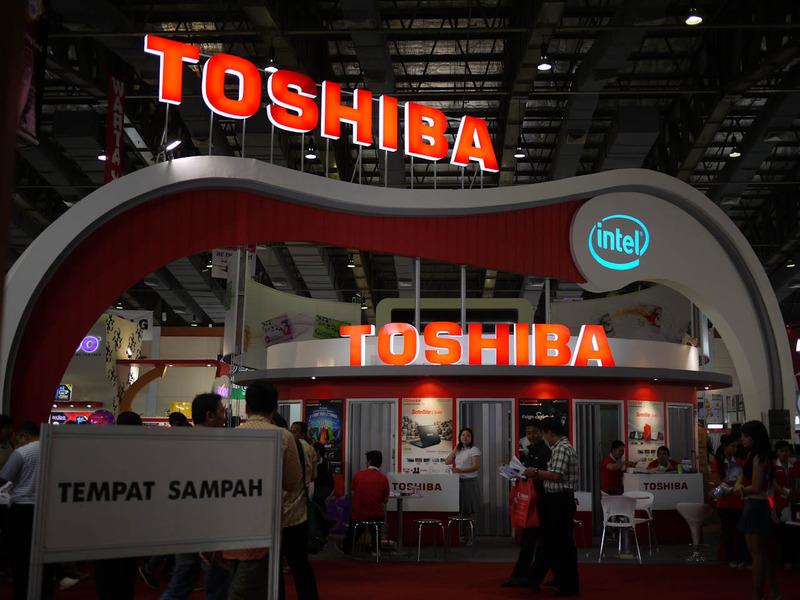 過去5年來,東芝集團為了抬高市場價格、美化營利數字,而虛報利潤超過1700億日圓。(photo by世書名付 on Flickr – used under Creative Commons license )