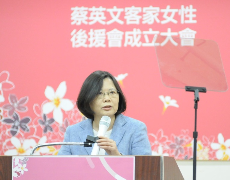 民進黨總統參選人蔡英文2日提出台三線「客庄浪漫大道」,13日行政院客委會隨即提出台三線「客家慢活廊道」。(photo by 鄭國強/台灣醒報)