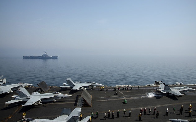 據外電報導,俄羅斯已有能力癱瘓航空母艦戰鬥群的敵我辨識能力,癱瘓其作戰能力。(photo by Official U.S. Navy Page on Flickr – used under Creative Commons license)