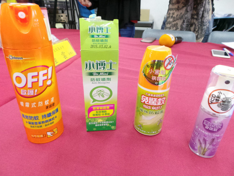 黃基森教授說,在消基會調查的9款防蚊液中,僅4種在標示中含有國內外核准的成分,較具驅蚊效果。(photo by 張振鴻/台灣醒報)