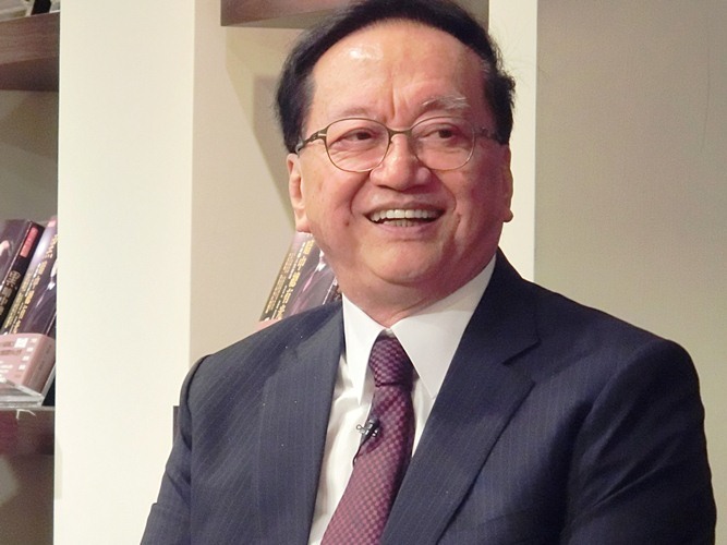 卡內基之父、光啟社董事黑幼龍一直給人正面形象,這次推出新書《黑暗中總有光》大談成長黑暗面。(photo by 黃譯萱/台灣醒報)