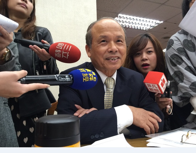 財政部長張盛和11日表示,對於加入亞洲投資銀行,我方審慎樂觀,並傾向以「中華台北」名稱加入。(photo by 鄭國強/ 台灣醒報)