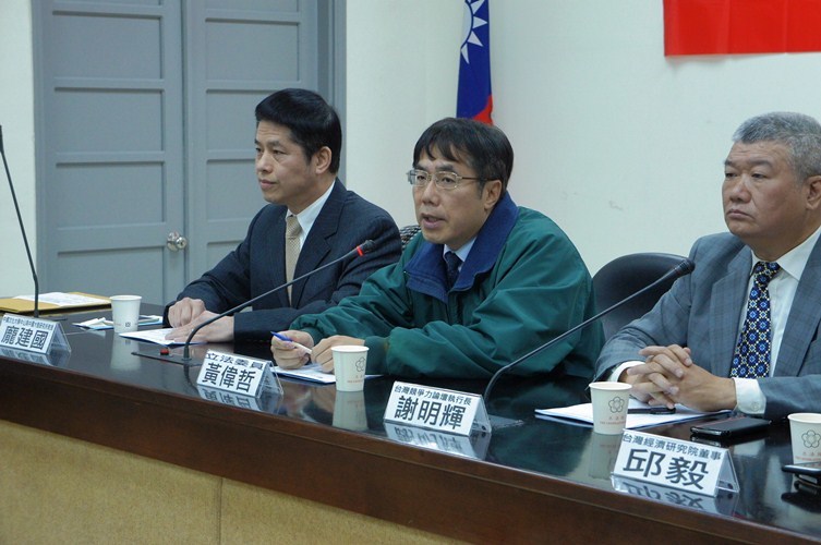 剛連任成功的立委黃偉哲認為,和解必須建立在相互體諒上,兩岸雙方都應試圖與台灣新民意磨合。(photo by 黃譯萱/台灣醒報)