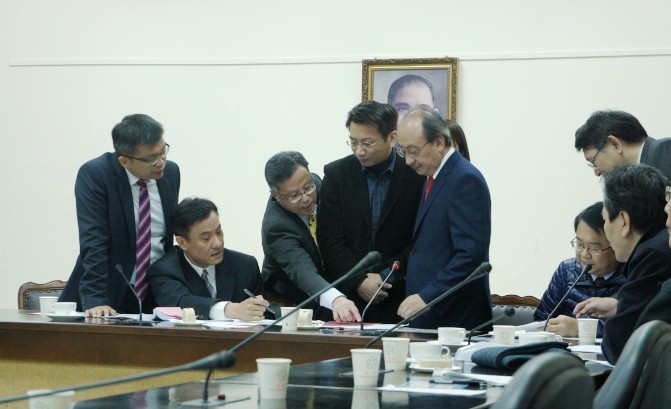 立法法院長蘇嘉全2日召開朝野協商,首度開放媒體進入紀錄協商過程。(photo by 黃譯萱/台灣醒報)