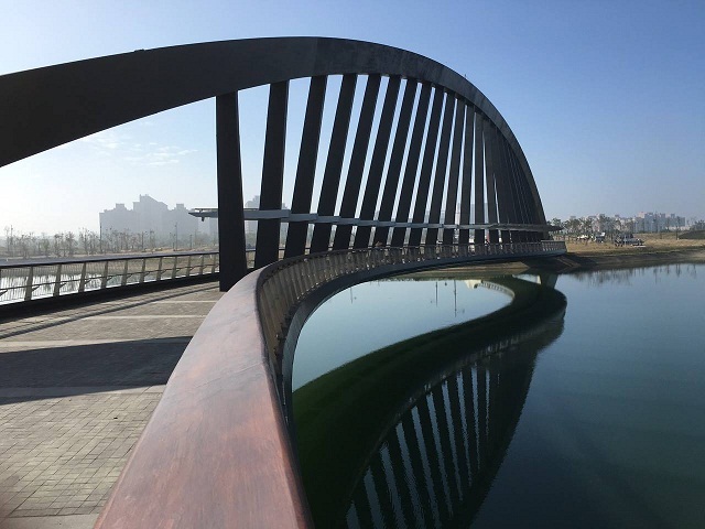 圖說:全國瘋故宮南院,即使名額開放制每日5000人,仍是一位難求。(photo by 故宮南院官網)