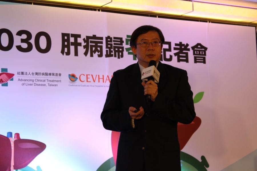 台灣肝病醫療策進會理事長高嘉宏,向大眾呼籲病識感的重要性。(photo by 吳和謙/台灣醒報)