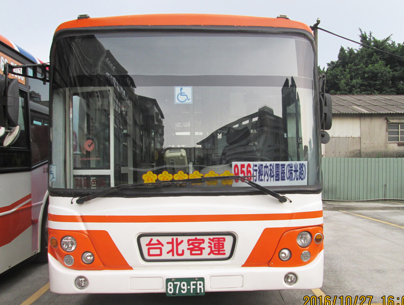 雙北再推出一路快速公車,路線將從板橋歡仔園開往捷運劍南路站,要搭美麗華摩天輪只要80分鐘。(photo by 北市公共運輸處)