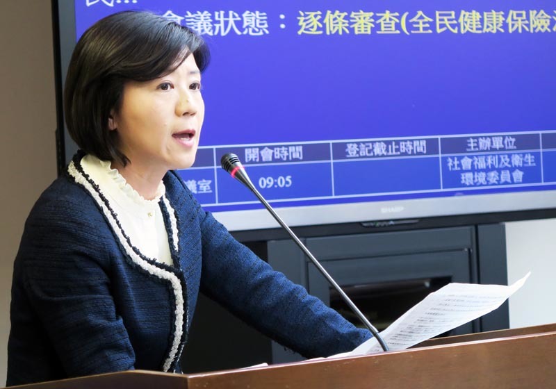 國民黨立委王育敏19日站上質詢台砲火全開,質疑《全民健保法》的修法對外籍生太不人道。(photo by 林亭妤/台灣醒報)