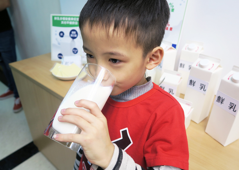 正值發育的孩童,應每天攝取1.5杯乳品。(photo by 林亭妤/台灣醒報)