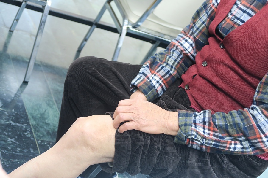 醫師表示,就算民眾膝蓋歪得很厲害,只要還能照顧自己、能行走,就不一定要進行關節置換手術。(photo by 林亭妤/台灣醒報)