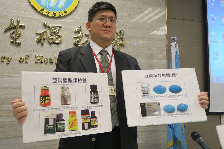 食藥署副組長王德原指出,不法亞硝酸酯類產品常出現於夜店。(photo by 林亭妤/台灣醒報)