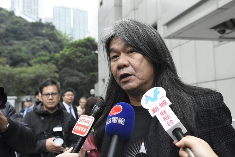 梁國雄在勝訴後笑言,希望下次再入獄時不用再剪髮,又指會徵詢律師意見,針對被剪頭髮再向懲教署索償。(photo by梁國雄facebook專頁)