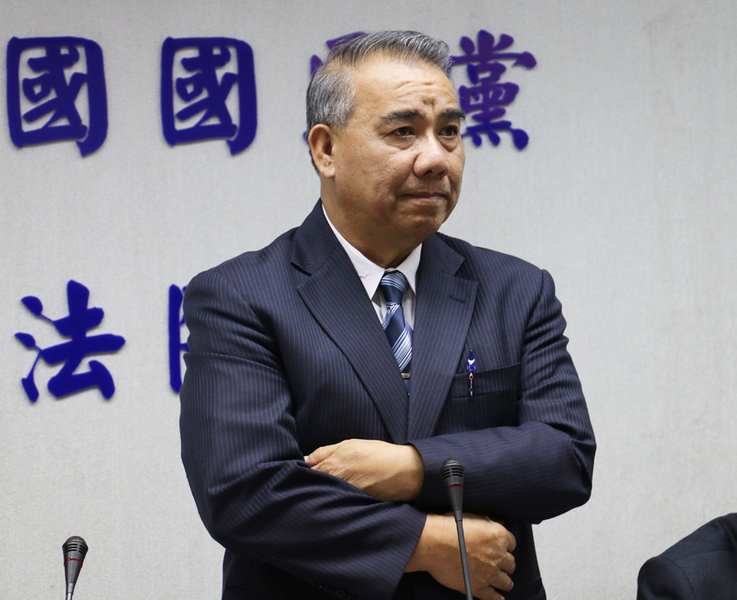 國民黨總召廖國棟表示,重大決策立委需要精算師說明相關數據及資料,民眾也需要透過公聽會被說服,絕非阻擋年金改革。(photo by 鄭羿菲/台灣醒報)