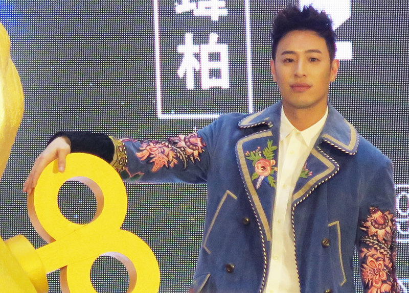 唱跳歌手潘瑋柏新專輯19日即將開放預購。(photo b y林亭妤/台灣醒報)