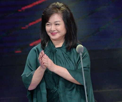 淡出台灣演藝圈多年的崔苔菁30日擔任金鐘獎「特殊貢獻獎」的頒獎人。(photo by三立電視提供)