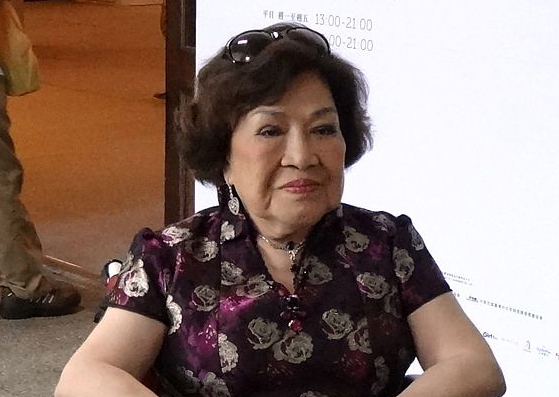 知名電視製作人周遊與先生李朝永、人稱張姓獅奶的獅子會會員張淑華,3個人之間的風風雨雨,終於在日前暫告落幕。(photo by wikimedia)