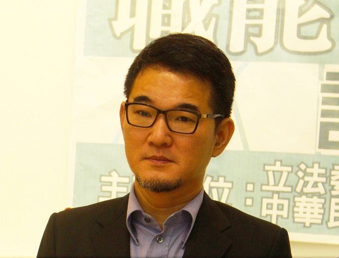 民進黨立委劉建國受訪時表示,職能治療有助於幫助政府推動長照2.0的發展。(photo by 譚有勝/台灣醒報)