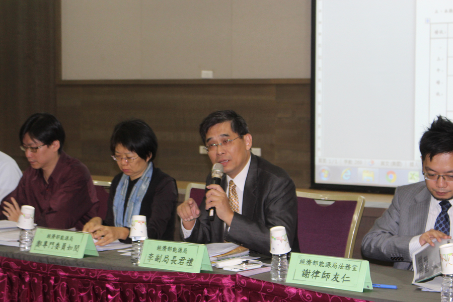 能源局副局長李君禮受訪時表示,躉購費率調降,是因為模組成本降低計算出的結果。(photo by 譚有勝/台灣醒報)