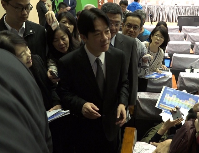 行政院長賴清德8日針對產業五缺中的缺電問題召開記者會,提出三大政策主軸和推動措施。(photo by洪進安/台灣醒報影片截圖)