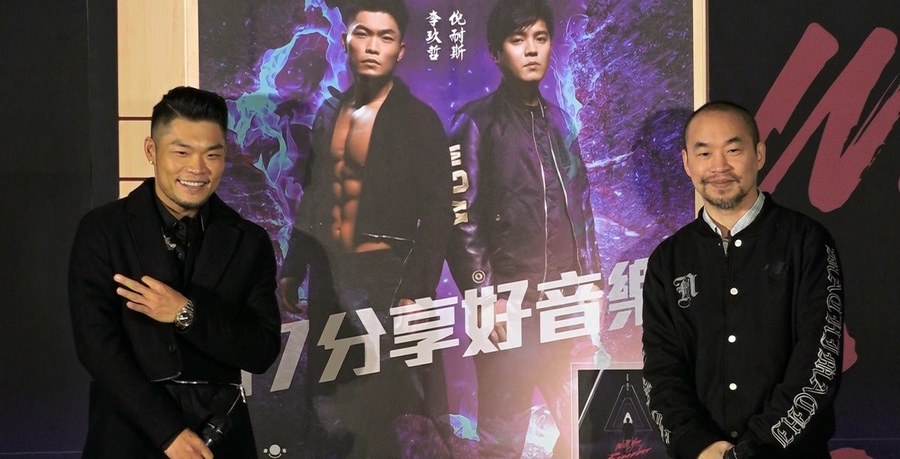 黃立成(右)、李玖哲在記者會上你來我往,展現好兄弟情誼。(photo by 洪進安/台灣醒報)